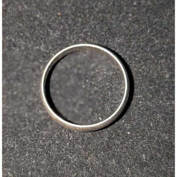 Sterling Silver 925 Ring Size 8 Elegant Minimalist Band Jewelry - Picture 7 of 7